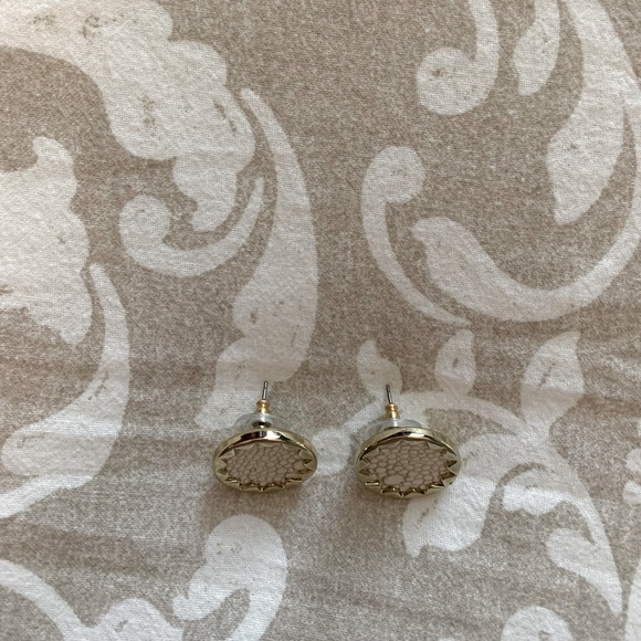 HOUSE OF HARLOW 1960, Gold Sunburst Leather Earrings - Picture 2 of 5